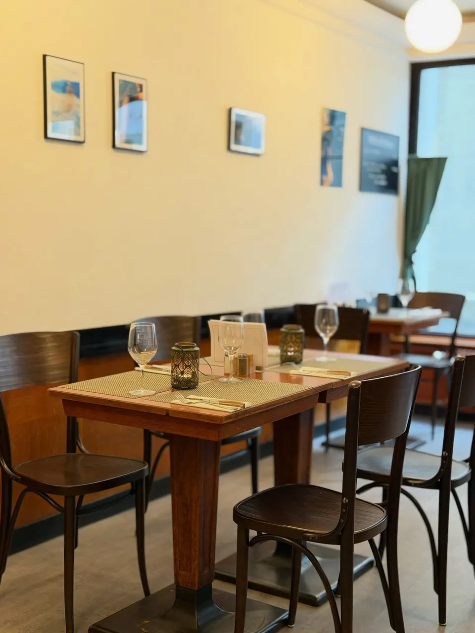La salle du Café du Marché